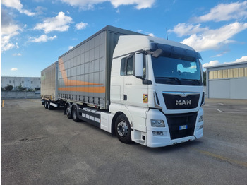 Camion cu prelată MAN TGX 26.440