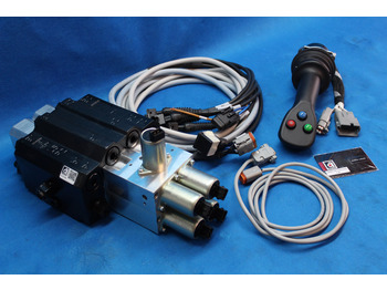 Încarcator frontal pentru tractor pentru Camion Joystick + AKON LVM92 Proportional Valve 90 L/Min 2 Sections for Loader, Closed: Foto 2
