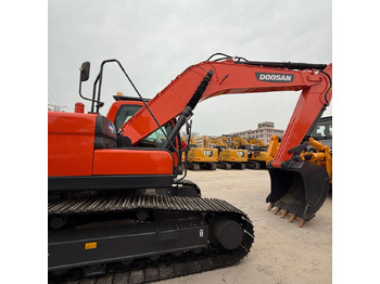 Excavator pe şenile DOOSAN DX225