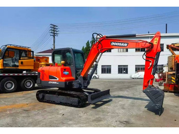 Mini excavator DOOSAN DH55