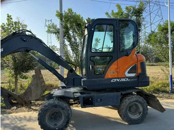 Excavator pe roţi DOOSAN DX60W