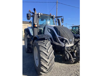 Tractor agricol VALTRA T154