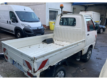 Autoutilitară cu platformă Inna Inny PFAU Piaggio Porter 4X4 Skrzynia odśnieżarka Pług 5655km 2012: Foto 4