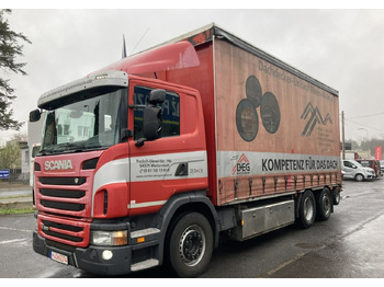 Autoutilitară cu prelată