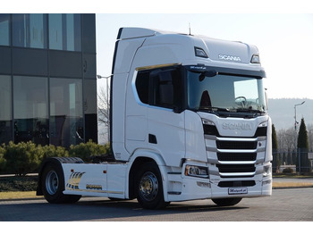 Cap tractor SCANIA R 450