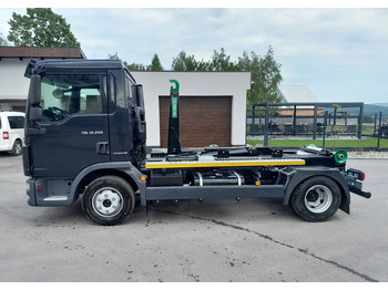 Camion cu cârlig MAN TGL 12.250