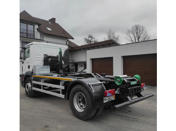 Camion cu cârlig MAN TGM 18.290