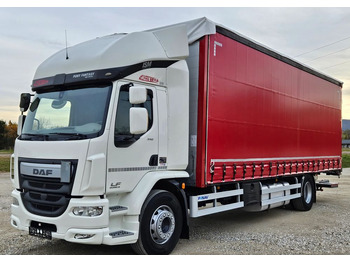 Camion cu prelată DAF LF