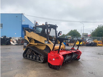 Mini încărcător CATERPILLAR