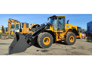 Încărcător frontal pe pneuri JCB 457