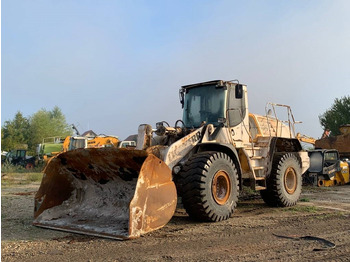Încărcător frontal pe pneuri LIEBHERR L 566