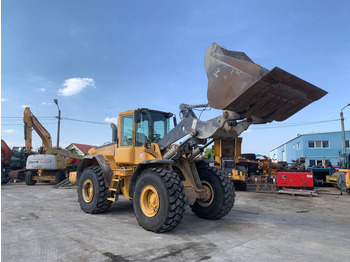 Încărcător frontal pe pneuri VOLVO L110E
