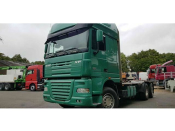 Camion forestier DAF XF 105 460