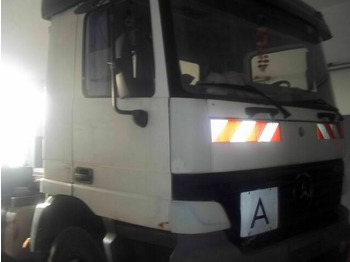 Camion cu cârlig MERCEDES-BENZ