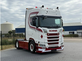 Cap tractor SCANIA S 500