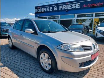 Berlină/ Sedan RENAULT