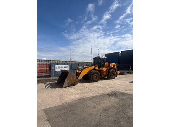 Încărcător frontal pe pneuri HYUNDAI