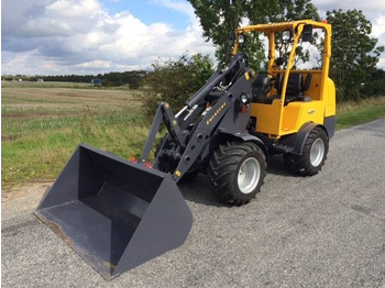 Încărcător articulat Eurotrac W12: Foto 2