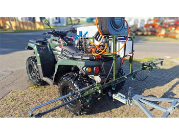 Maşină de erbicidat purtata