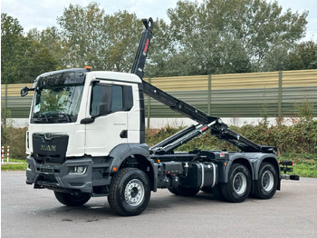 Camion cu cârlig MAN TGS 33.440