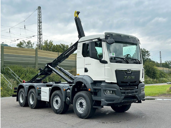 Camion cu cârlig MAN TGS