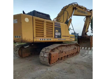Excavator pe şenile KOMATSU PC600
