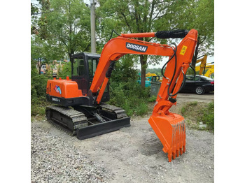 Excavator pe şenile DOOSAN DH60