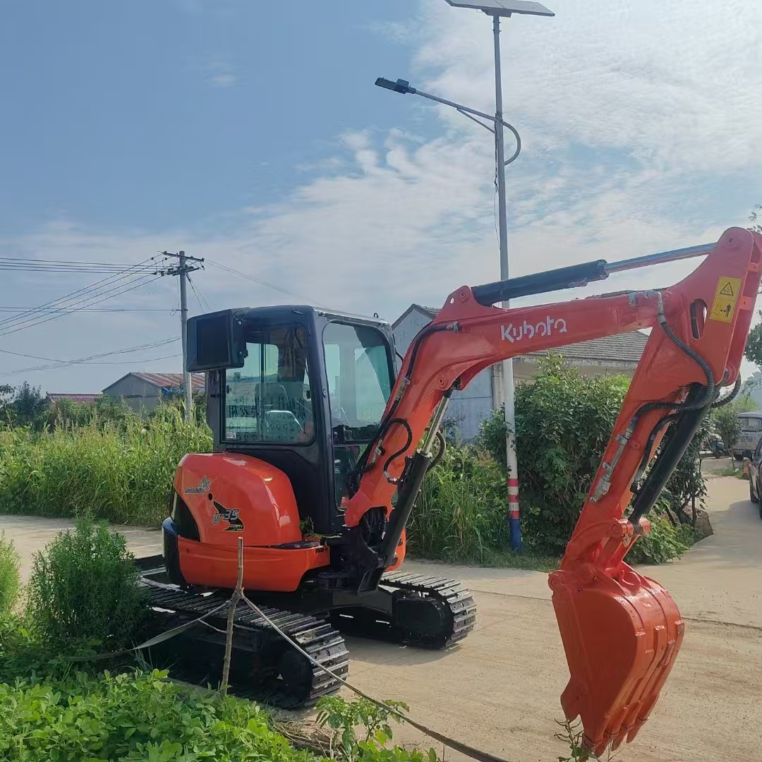 Mini excavator KUBOTA U35: Foto 3