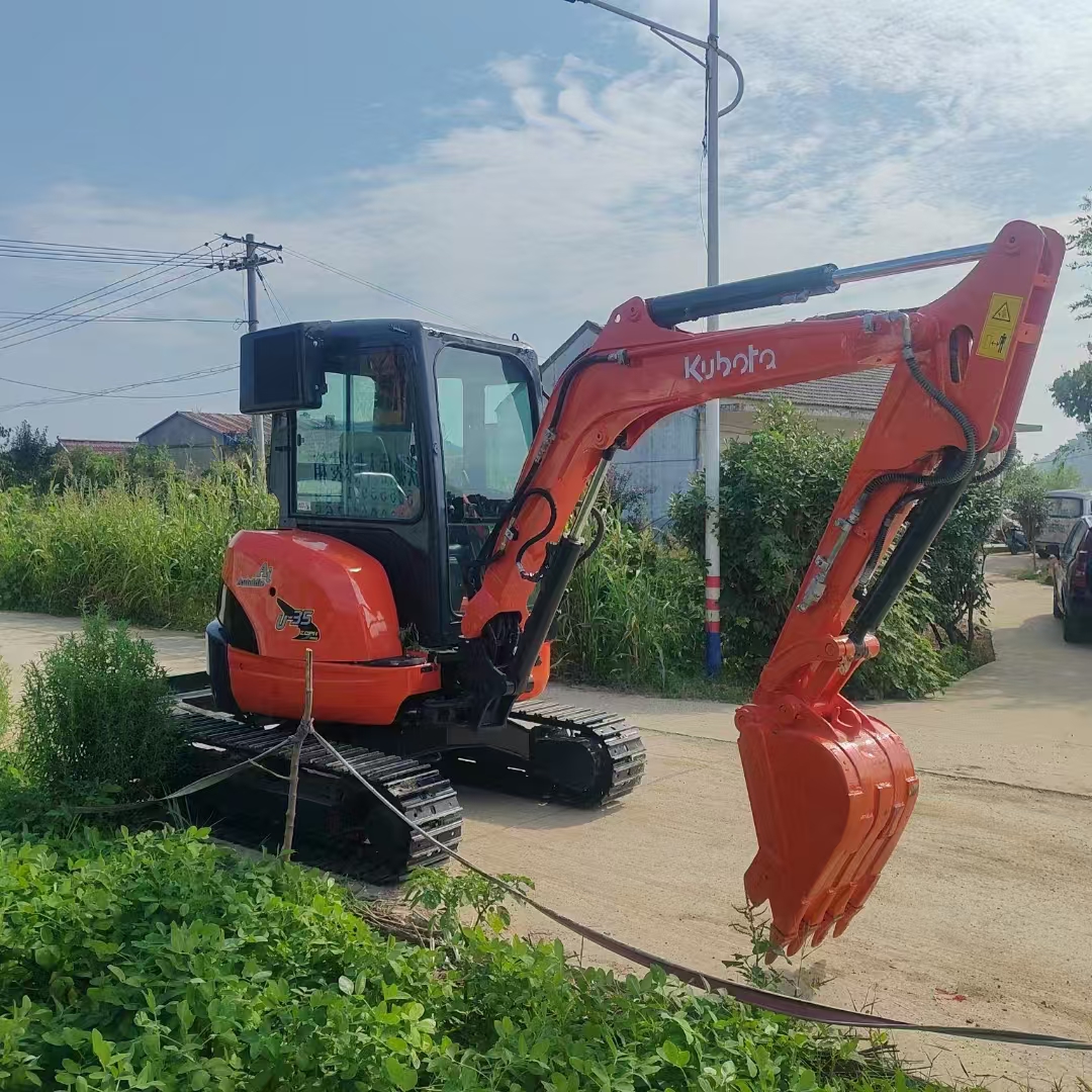 Mini excavator KUBOTA U35: Foto 2