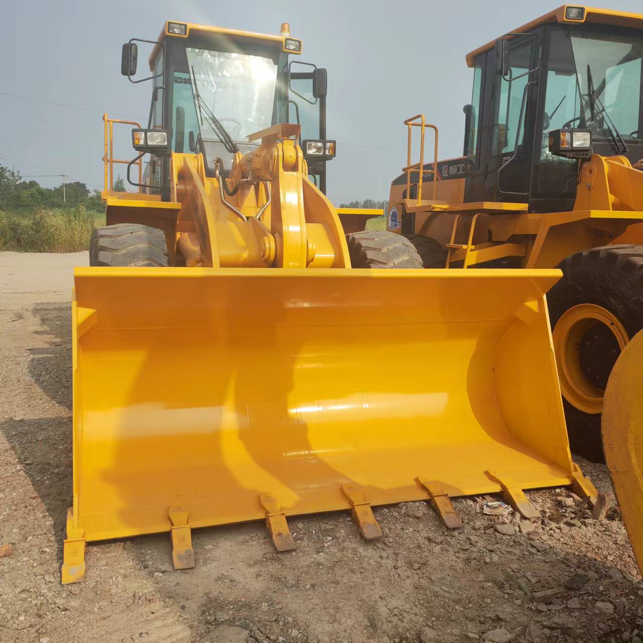 Încărcător frontal pe pneuri LIUGONG 856: Foto 2 Încărcător frontal pe pneuri LIUGONG 856: Foto 2