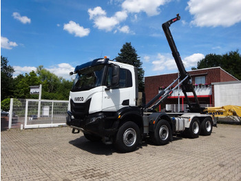 Camion cu cârlig IVECO X-WAY