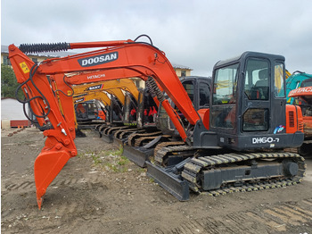 Excavator pe şenile DOOSAN DH60-7