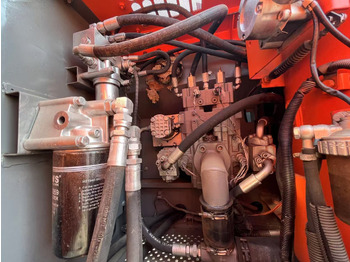 Excavator pe şenile HITACHI ZX160: Foto 5 Excavator pe şenile HITACHI ZX160: Foto 5