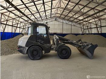 Încărcător frontal pe pneuri MECALAC