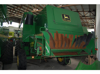 Combină de recoltat cereale John Deere 2066: Foto 4 Combină de recoltat cereale John Deere 2066: Foto 4