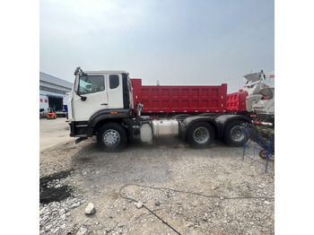 Cap tractor SINOTRUK HOHAN tralier head: Foto 2
