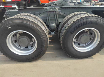 Cap tractor Sinotruk Howo 420: Foto 2