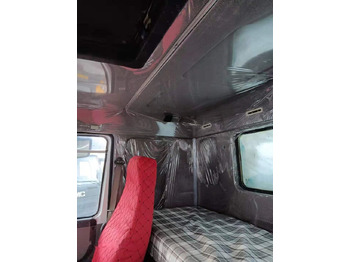 Camion cisternă pentru transport de combustibili Howo: Foto 2