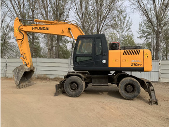 Excavator pe roţi HYUNDAI R210