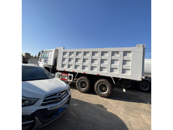 Camion basculantă SINOTRUK HOWO