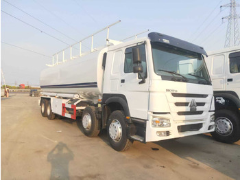Camion cisternă SINOTRUK HOWO