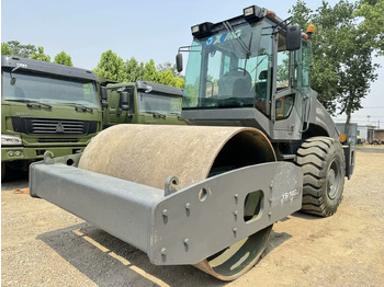 Cilindru compactor pentru asfalt XCMG