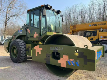 Cilindru compactor pentru asfalt XCMG XS202J: Foto 2 Cilindru compactor pentru asfalt XCMG XS202J: Foto 2