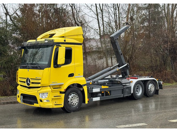 Camion cu cârlig MERCEDES-BENZ Antos 2543