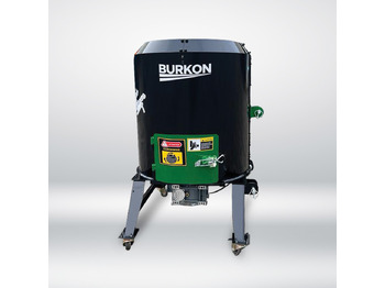 Remorcă distribuit furaje