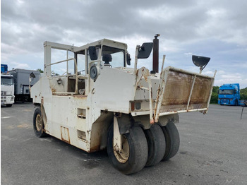 Compactor cu pneuri CATERPILLAR PS300