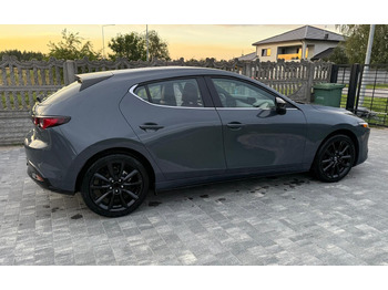 Automobil MAZDA