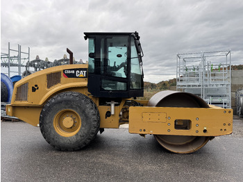 Compactor CATERPILLAR CS64B