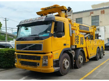 Maşină de tractare VOLVO FM12