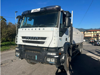 Camion platformă IVECO Trakker